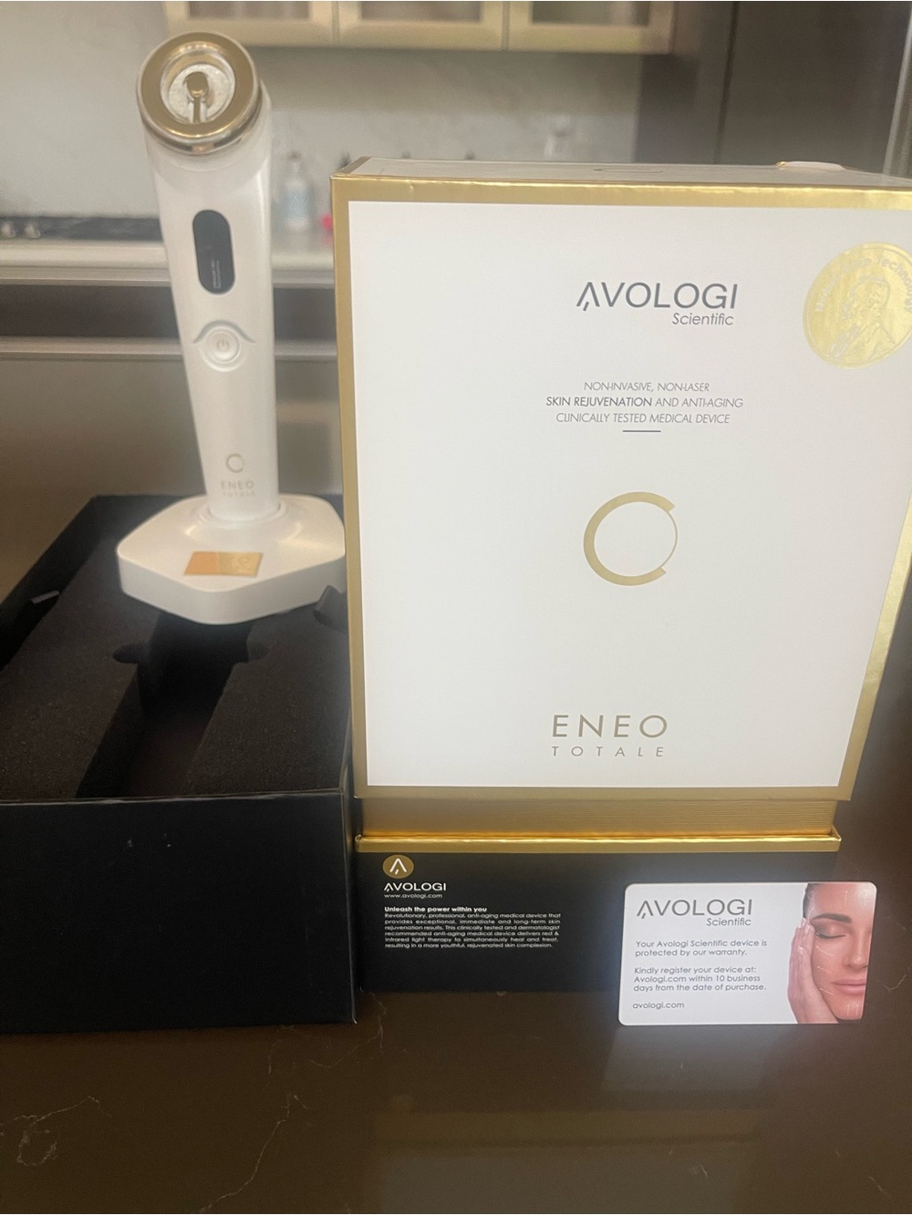 Lumnen Laser - Rose Gold At-Home Grooming Device